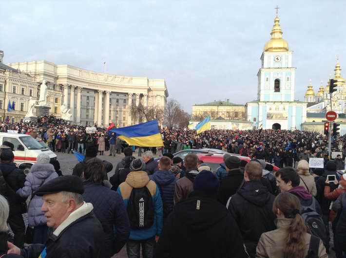 Новый Евромайдан на Михайловской площади собрал более 5 тысяч митингующих и 10 иностранных послов (Фото)