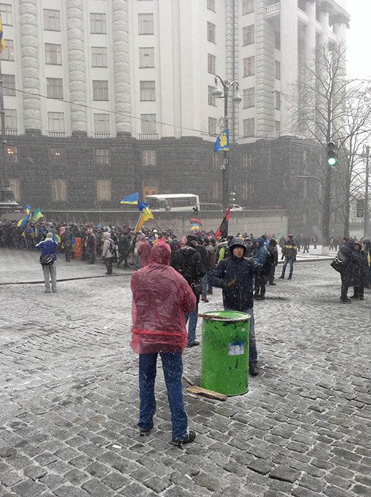 Хроники Евромайдана. Снежная пятница (Фоторепортаж)