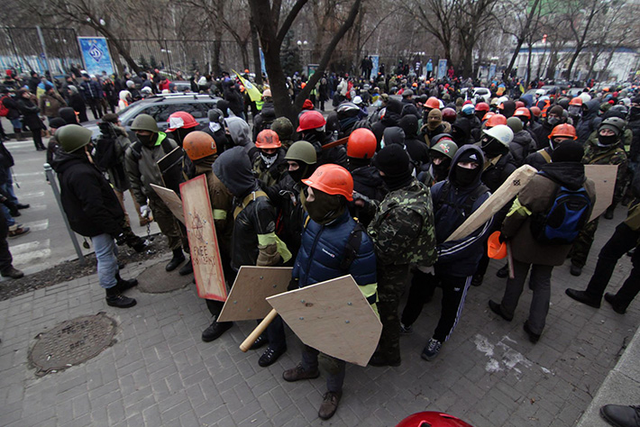 Боевое крещение. Столкновения оппозиции с милицией в Киеве. Фоторепортаж