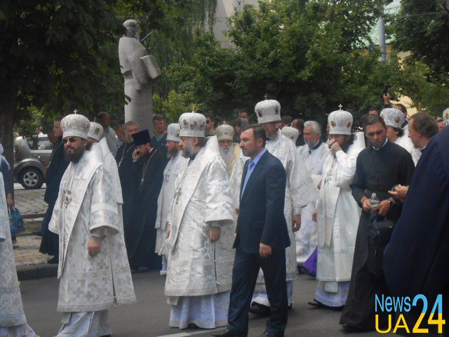 Украина простилась с митрополитом Владимиром (Фото) Украина простилась с митрополитом Владимиром (Фото)