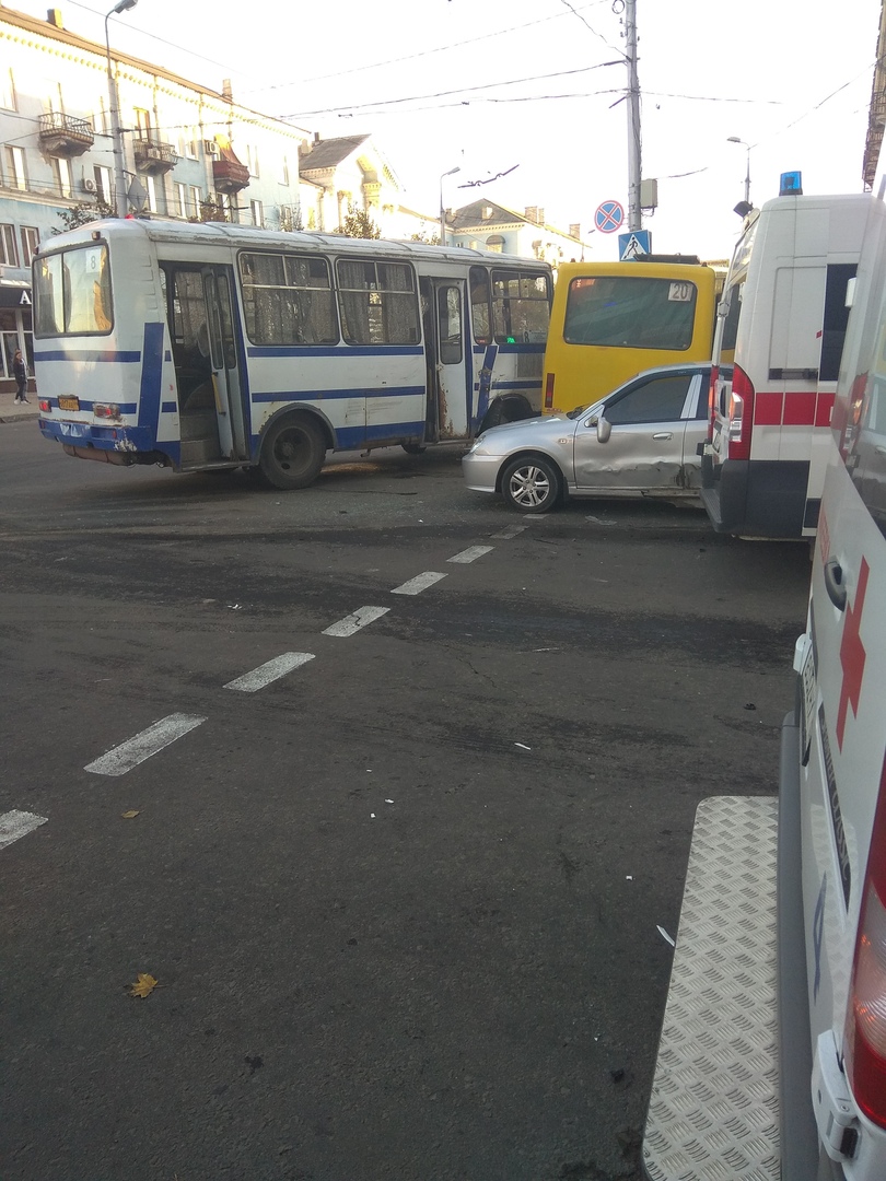 Крупная авария произошла в оккупированной Макеевке при участии автобуса и 