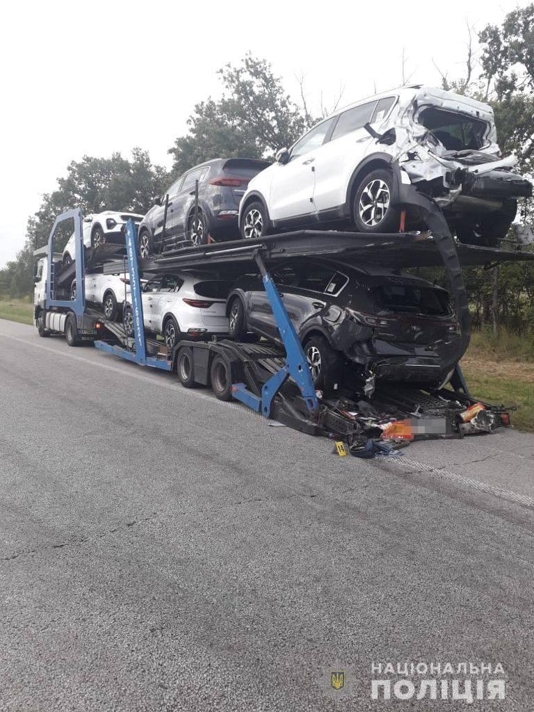 Автобус, ехавший из Польши в Мариуполь, попал в ДТП с автовозом: один  погибший, 11 оказана медпомощь (ФОТО) | ОстроВ