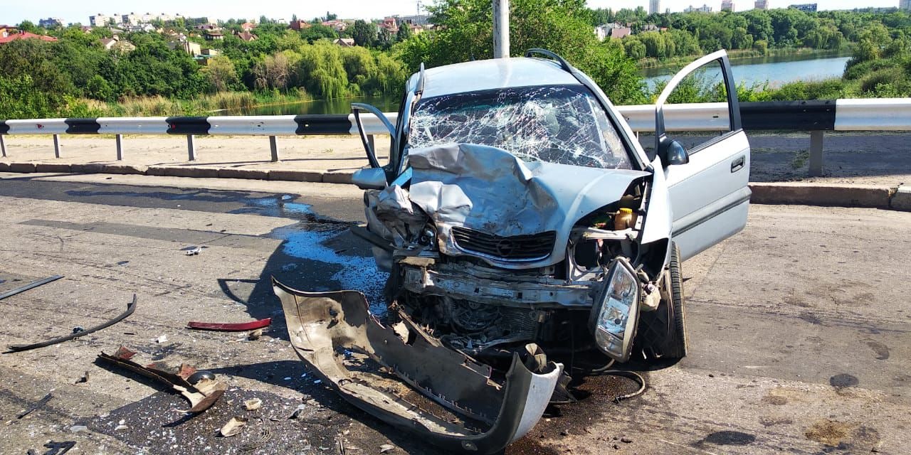 Авто всмятку: в оккупированном Донецке в ДТП погибли три человека (ФОТО) |  ОстроВ