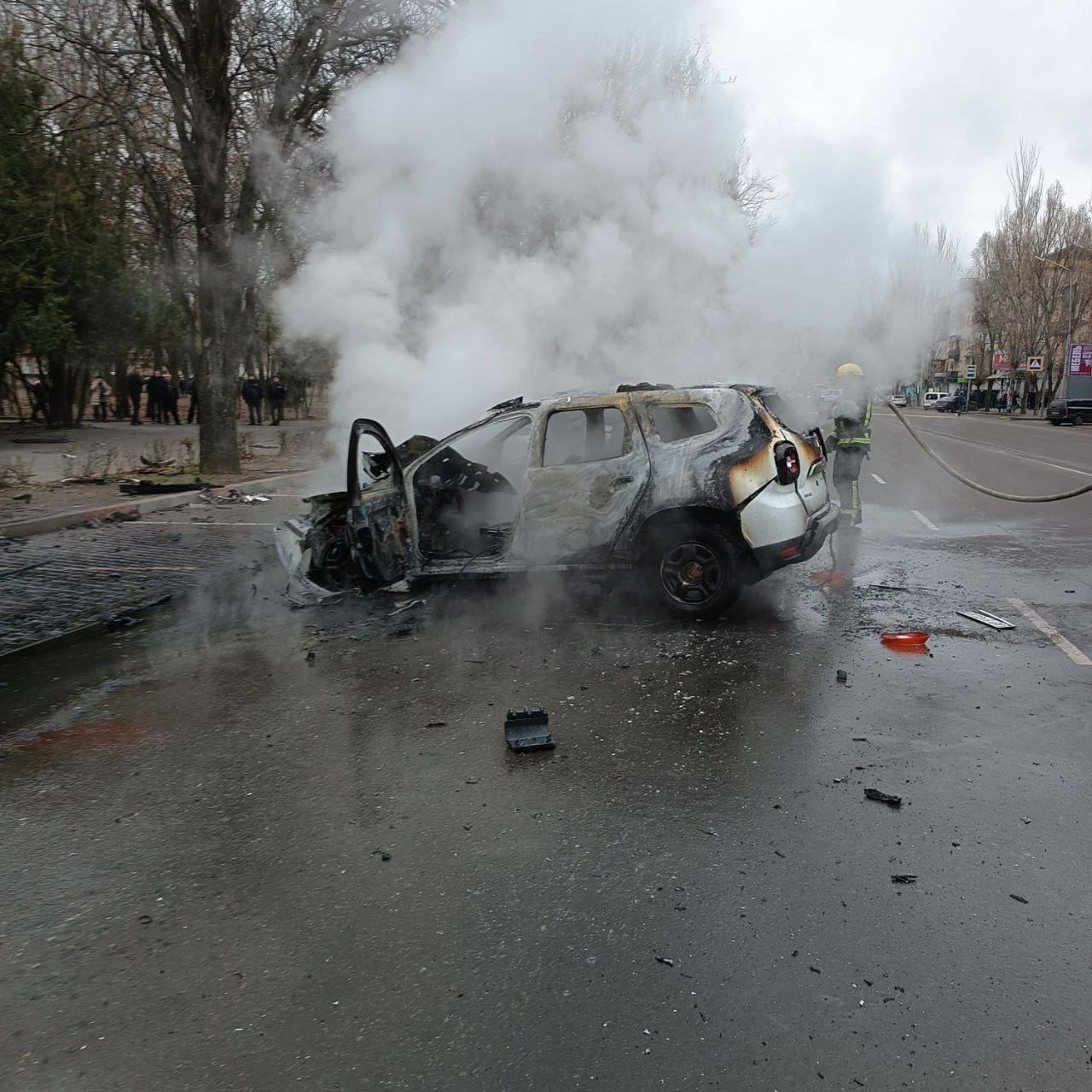 В центре Мелитополя взорвали автомобиль, которым пользовались рашисты  (ФОТО) | ОстроВ