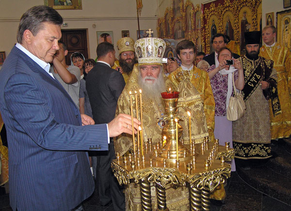 https://ostro.org/frmtext/LUGANSK/Vizit_Yanukovicha_02_07_09/Vizit5.jpg